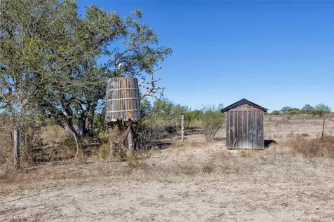 3550 County Road 387 Hallettsville TX 77964