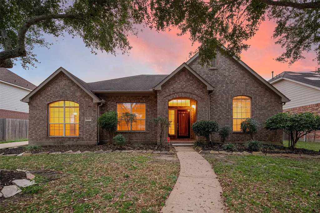 1608 Spring Glen Lane Pearland TX 77581