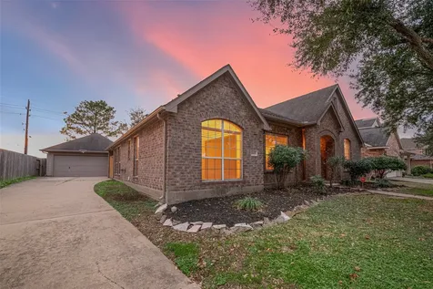 1608 Spring Glen Lane Pearland TX 77581