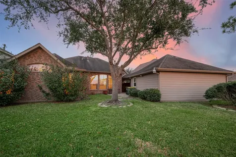1608 Spring Glen Lane Pearland TX 77581