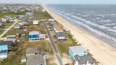 1114 Blue Water Drive Crystal Beach TX 77650