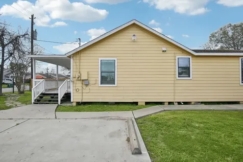 1409 Fairbanks Street Houston TX 77009