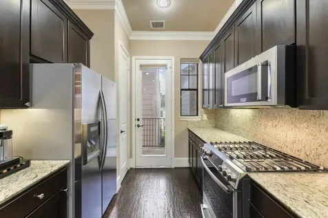 1049 W 22nd Street K Houston TX 77008