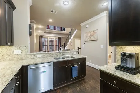 1049 W 22nd Street K Houston TX 77008