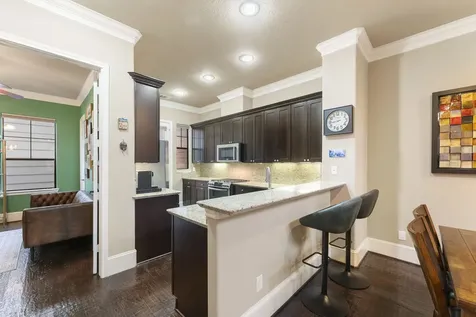 1049 W 22nd Street K Houston TX 77008