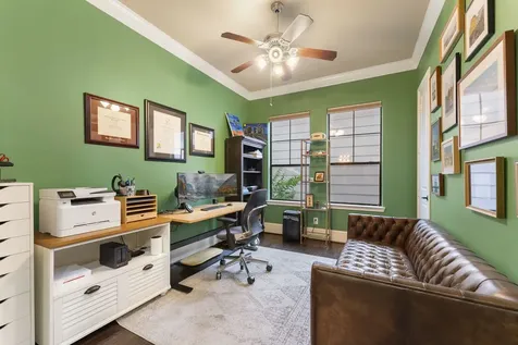 1049 W 22nd Street K Houston TX 77008