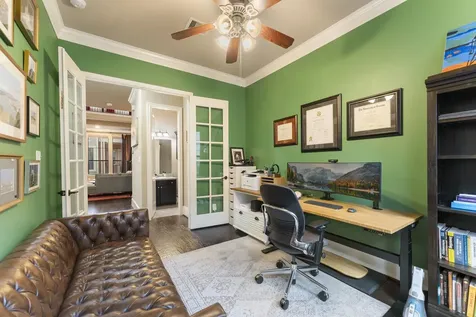 1049 W 22nd Street K Houston TX 77008