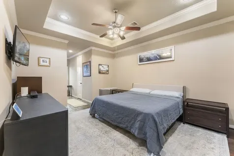 1049 W 22nd Street K Houston TX 77008