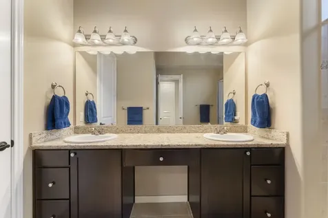 1049 W 22nd Street K Houston TX 77008