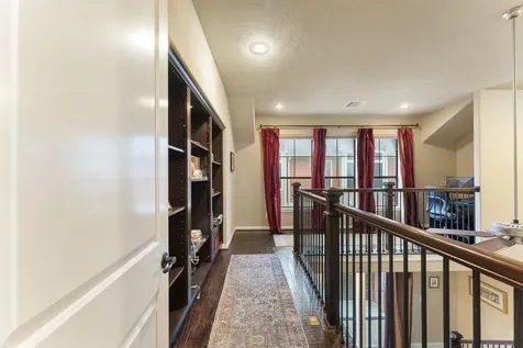 1049 W 22nd Street K Houston TX 77008