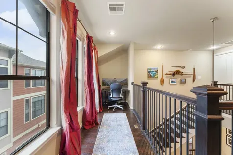 1049 W 22nd Street K Houston TX 77008