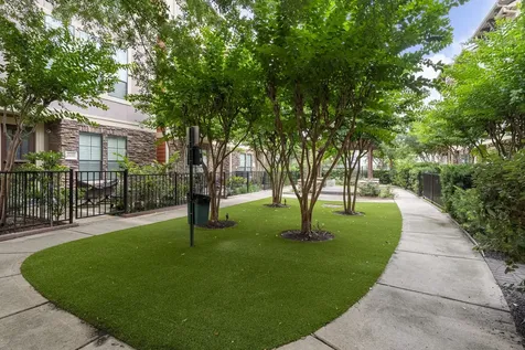 1049 W 22nd Street K Houston TX 77008