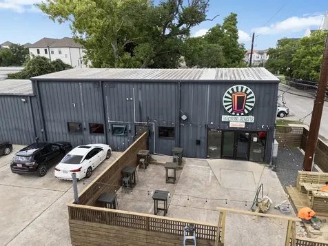 1049 W 22nd Street K Houston TX 77008