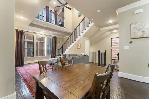 1049 W 22nd Street K Houston TX 77008