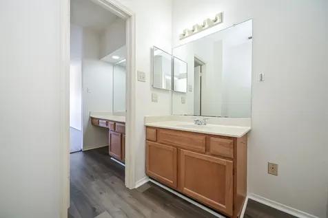 338 Wilcrest Drive 338 Houston TX 77042