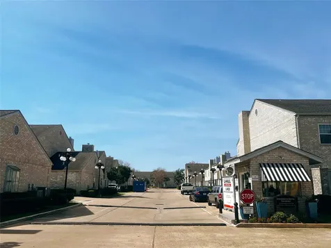 338 Wilcrest Drive 338 Houston TX 77042