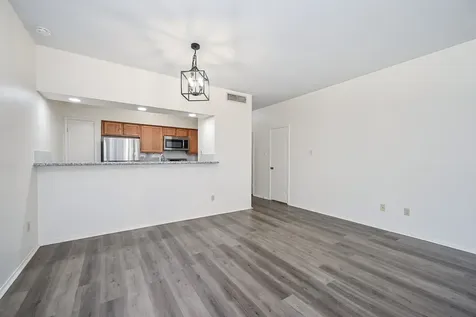 338 Wilcrest Drive 338 Houston TX 77042