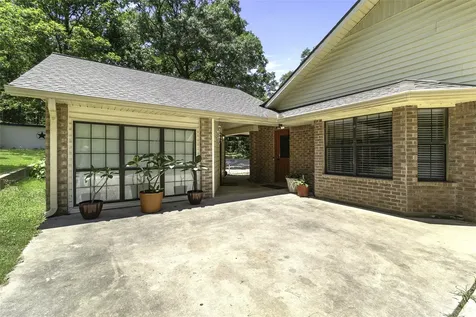 526 Pebble Creek Livingston TX 77351