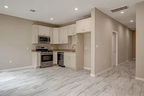 5530 Hirondel Street B Houston TX 77033