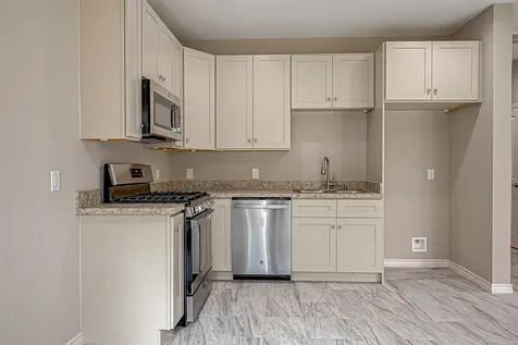 5530 Hirondel Street B Houston TX 77033