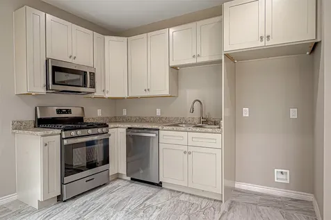 5530 Hirondel Street B Houston TX 77033