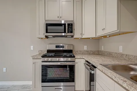 5530 Hirondel Street B Houston TX 77033