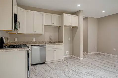 5530 Hirondel Street B Houston TX 77033
