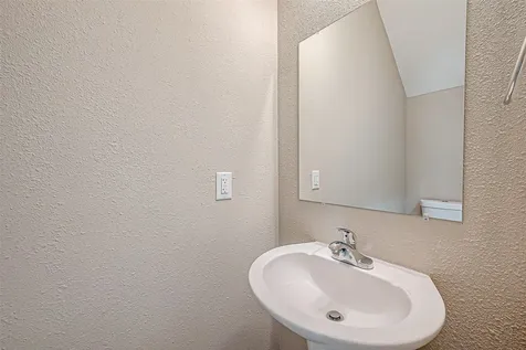 5530 Hirondel Street B Houston TX 77033