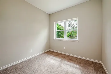 5530 Hirondel Street B Houston TX 77033