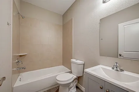 5530 Hirondel Street B Houston TX 77033