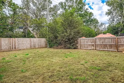 5530 Hirondel Street B Houston TX 77033