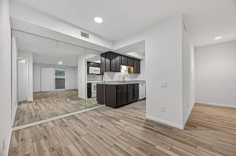 1880 White Oak Drive 143 Houston TX 77009