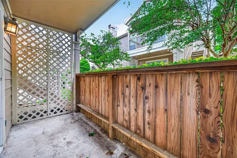 1880 White Oak Drive 143 Houston TX 77009