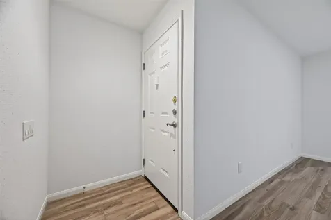1880 White Oak Drive 143 Houston TX 77009
