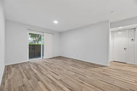1880 White Oak Drive 143 Houston TX 77009