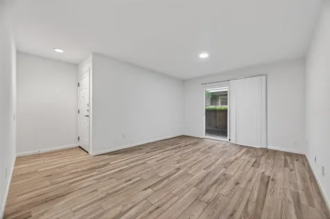 1880 White Oak Drive 143 Houston TX 77009
