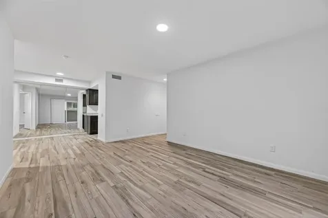 1880 White Oak Drive 143 Houston TX 77009
