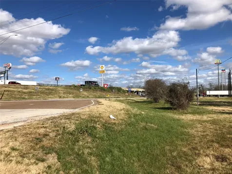 4390 Ih 10 Columbus TX 78934