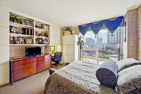 5100 San Felipe Street 74 Houston TX 77056