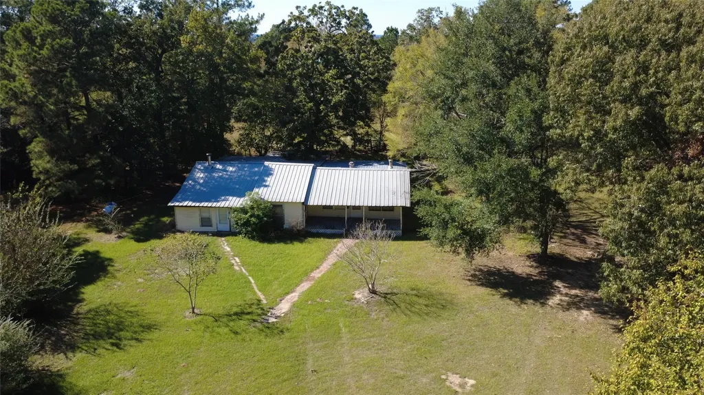 695 County Road 3350 Crockett TX 75835