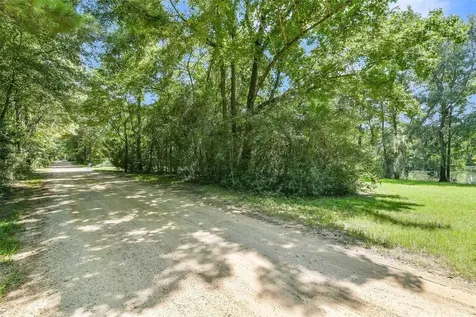 68 Artesian Avenue Cleveland TX 77327