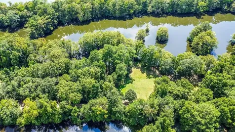 68 Artesian Avenue Cleveland TX 77327