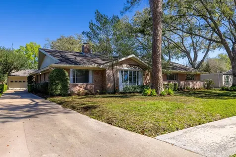 5238 Loch Lomond Drive Houston TX 77096