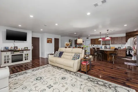 121 J2s2 Lane Pvt Lufkin TX 75904
