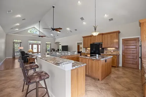 3998 County Road 612 Angleton TX 77515