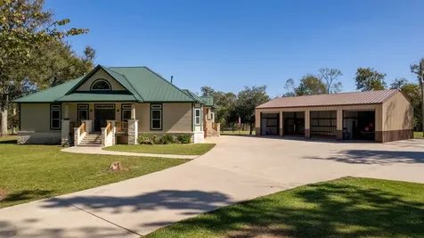 3998 County Road 612 Angleton TX 77515