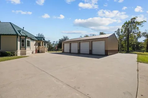 3998 County Road 612 Angleton TX 77515