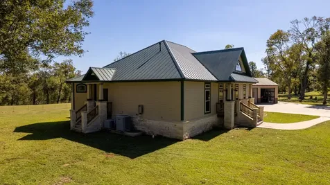 3998 County Road 612 Angleton TX 77515