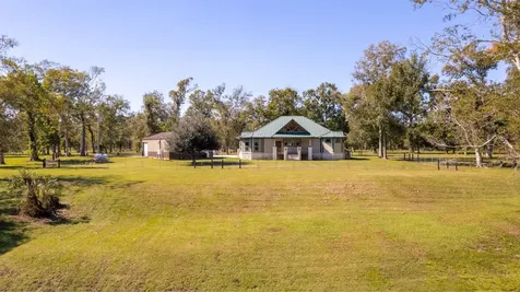 3998 County Road 612 Angleton TX 77515
