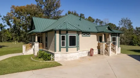 3998 County Road 612 Angleton TX 77515